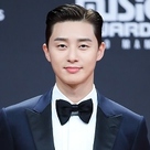 【PHOTO】パク・ソジュンが「2020 MAMA」レッドカーペットに登場!