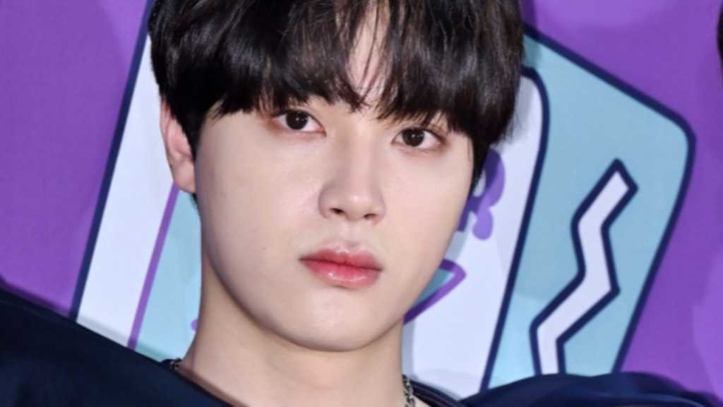 “THE BOYZ脱退”チュ・ハンニョン、本人は否定も…性売買疑惑で警察に告発