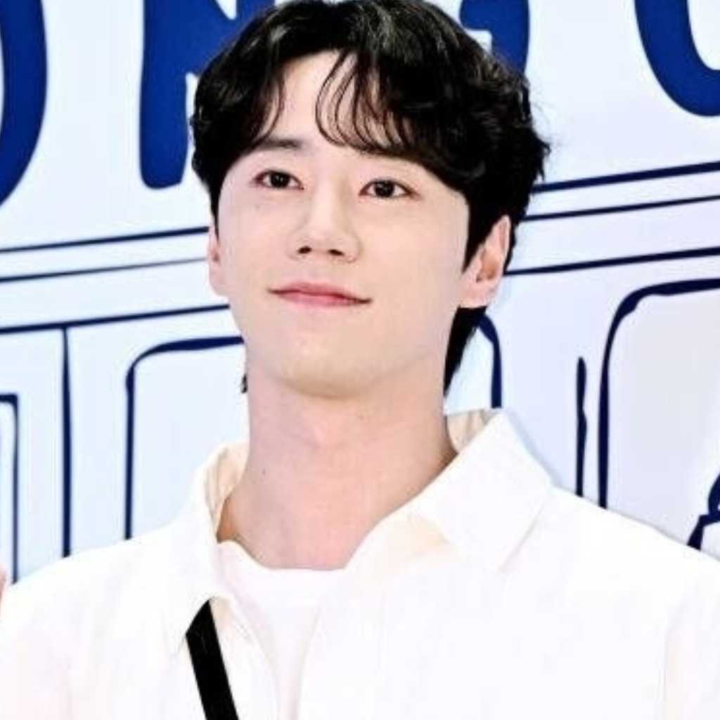 イ・ジュニョン、7月に韓国で単独ファンミーティングを開催…予告ポスターが公開
