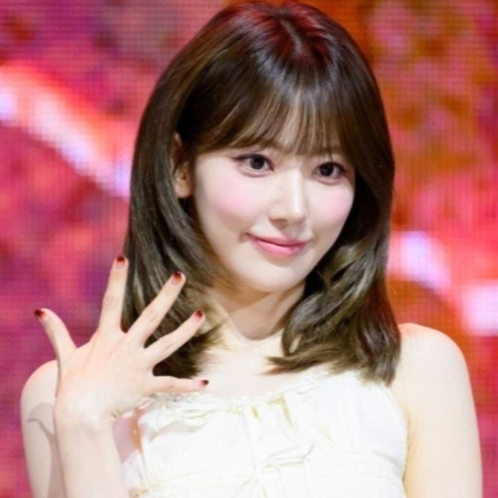 LE SSERAFIM 宮脇咲良、12歳年下の弟に言及「IVEとaespaが好き」