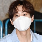【PHOTO】SUPER JUNIOR ウニョク「週刊アイドル」の収録に参加…手を振って挨拶