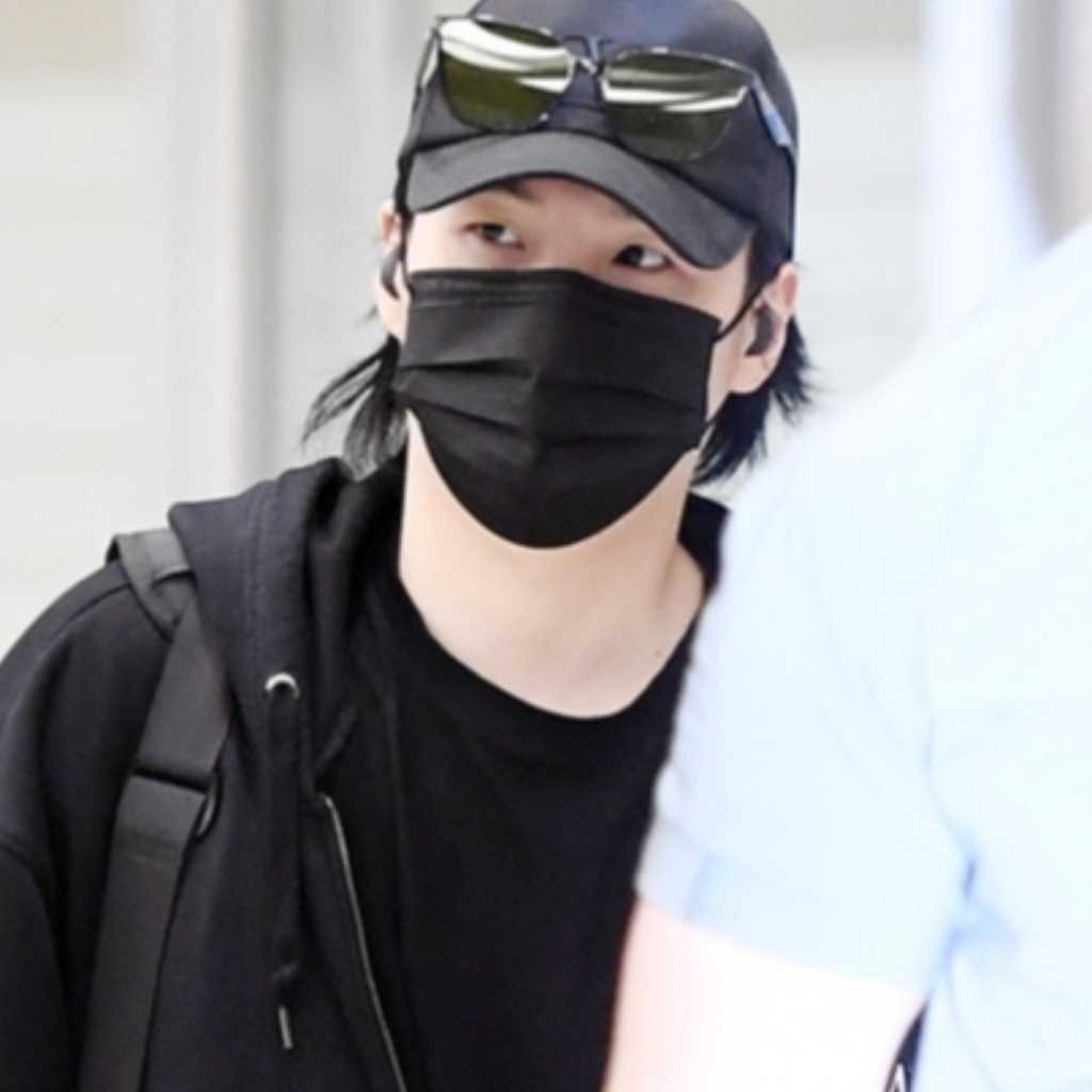 BTS全員がJ-HOPEソロコンサートを応援！SUGAも約10か月ぶりに公の場に姿を現す