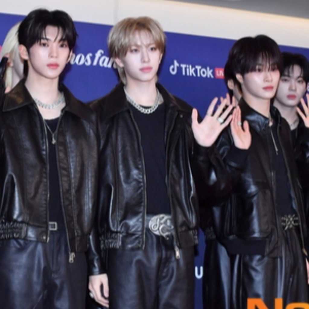 【PHOTO】idntt「Hanteo Music Awards 2025」レッドカーペットに登場