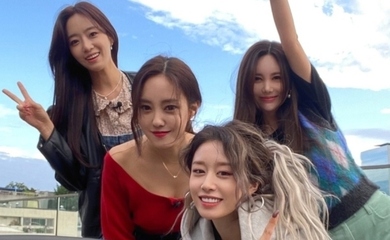 “離婚説が浮上”T-ARA ジヨン、約1ヶ月ぶりにSNSを更新…デビュー15周年記念にメンバー4人が集合