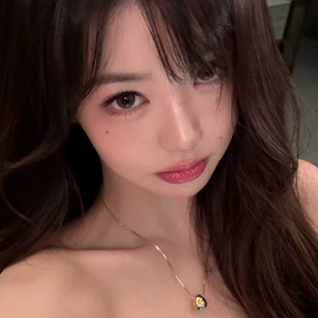 IVE ウォニョン、圧倒的な美貌のセルフショット公開！