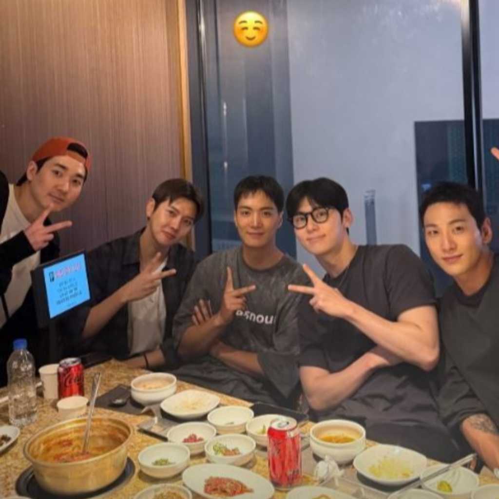 NU'EST、変わらぬ友情をアピール！入隊中メンバーの姿も…完全体での再会ショット公開