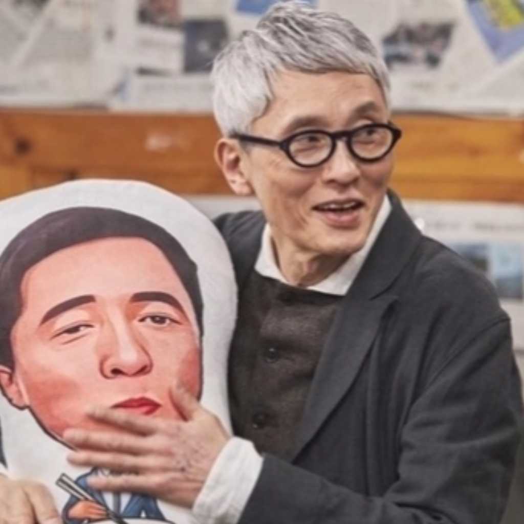 松重豊、韓国の人気バラエティ番組「会社員たち」にゲスト出演！最後のキス聞かれ困惑？