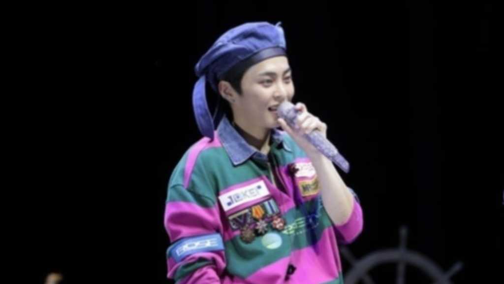 EXO シウミン、ソロファンミーティングでキャプテンに変身！航海をコンセプトに多彩な姿を披露