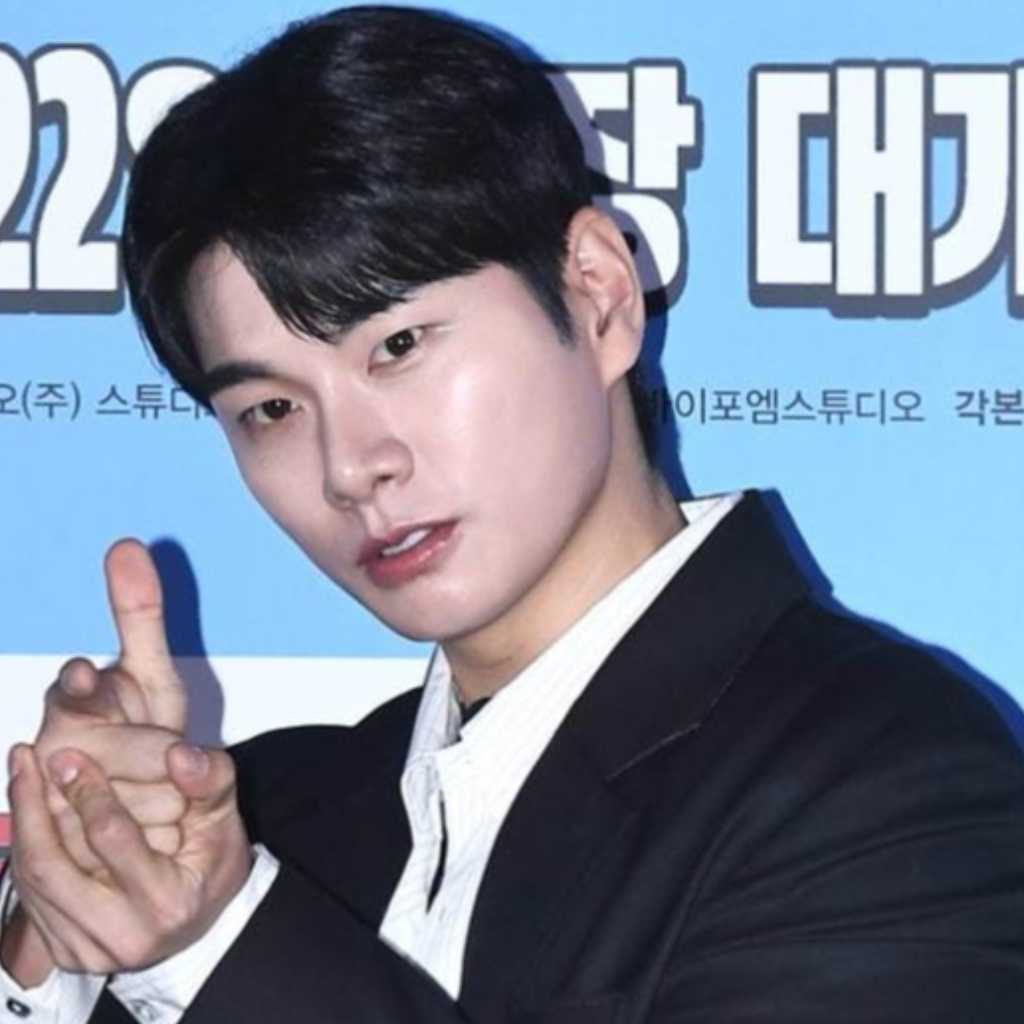 イ・イギョンの私生活を暴露した女性、再び立場を表明…会話内容を公開「告訴を検討・準備中」