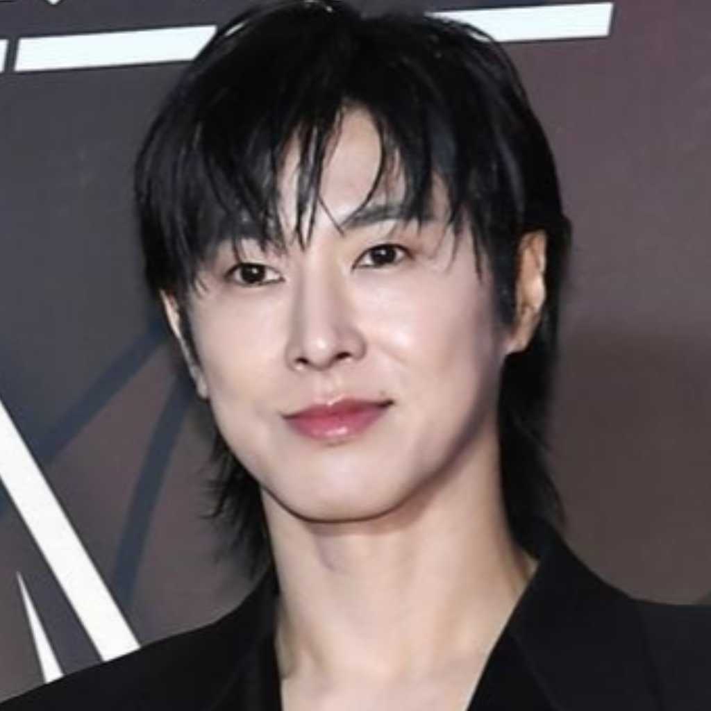 東方神起 ユンホ、ポールダンスで意外な才能が炸裂！？“天才”と絶賛も（動画あり）