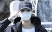 “本日入隊”Golden Child デヨル、凛々しい敬礼姿を公開…ファンへ最後の挨拶