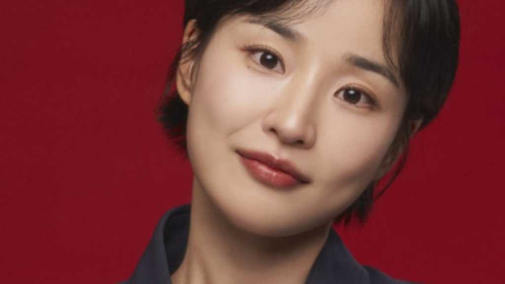 Netflix「エマ」バン・ヒョリン“露出に抵抗はなかった…イ・ハニ先輩のサポートに感謝”