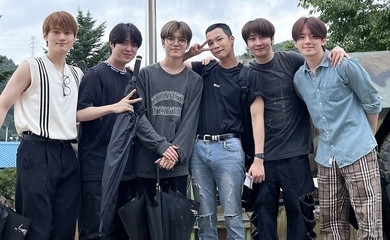 “本日入隊”VERIVERY ドンホン、坊主姿で記念ショット…メンバーに見送られながら軍隊へ