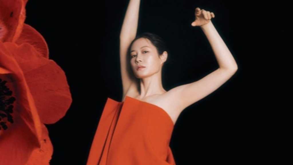 ムン・ソリ、雑誌「ELLE」の撮影で魅力溢れる姿を披露！「おつかれさま」への特別な愛情を語る