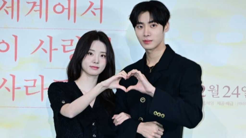 【PHOTO】チュ・ヨンウ＆シン・シアら、映画「今夜、世界からこの恋が消えても」韓国版の記者懇談会に出席