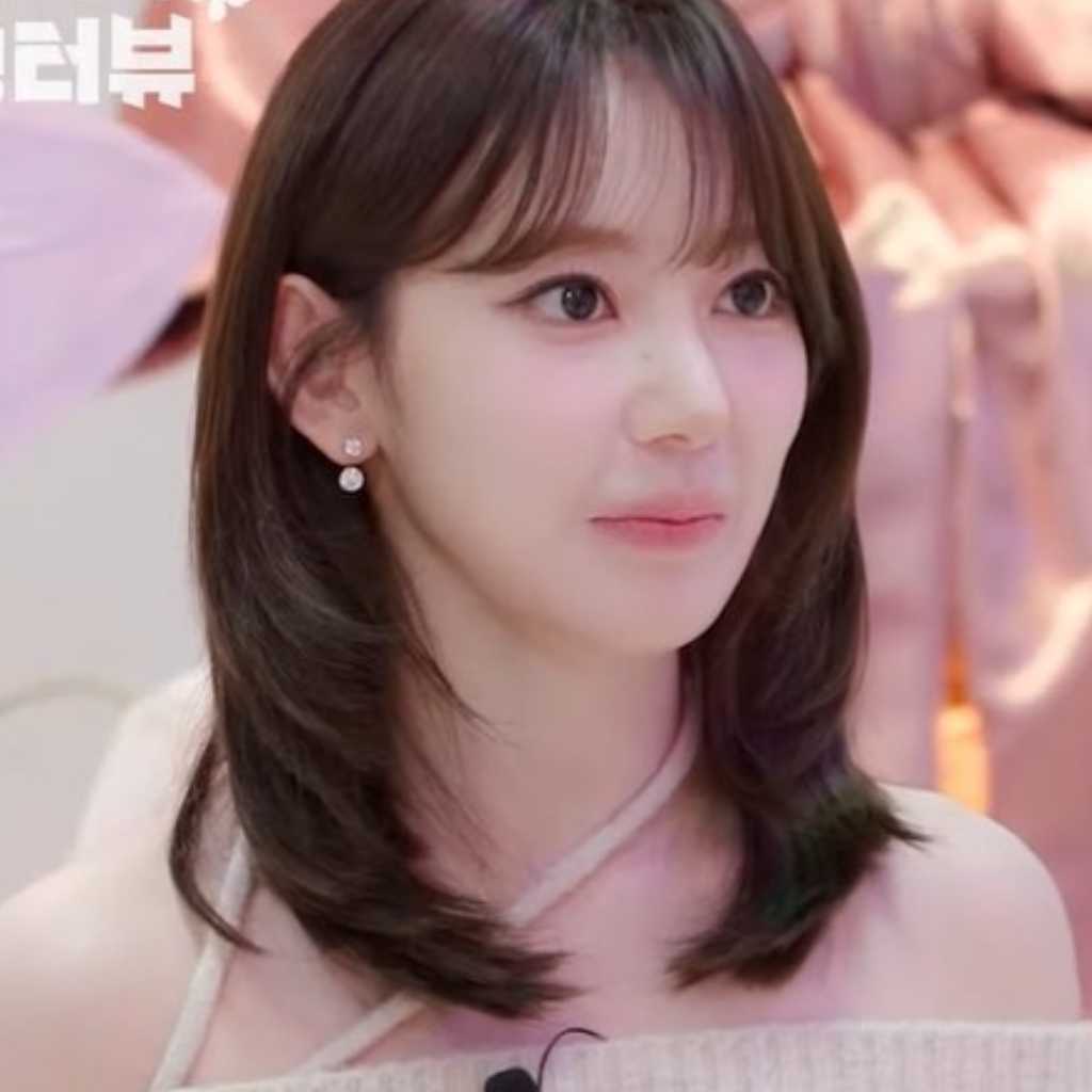 TWICE サナ＆LE SSERAFIM 宮脇咲良がついに共演！タメ口でのトークに困惑？（動画あり）