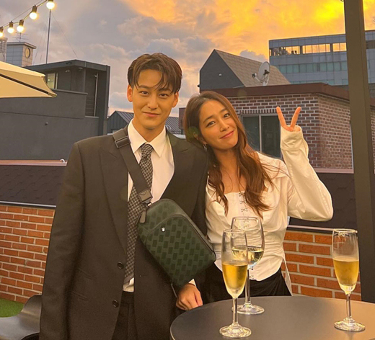 イ ミンジョン ドラマ 花より男子 で共演したキム ボムと再会 ツーショットにファン歓喜 Kstyle イ ミンジョン ドラマ 花より男子 で共演したキム ボムと再会 ツーショットにファン歓喜 Kstyle