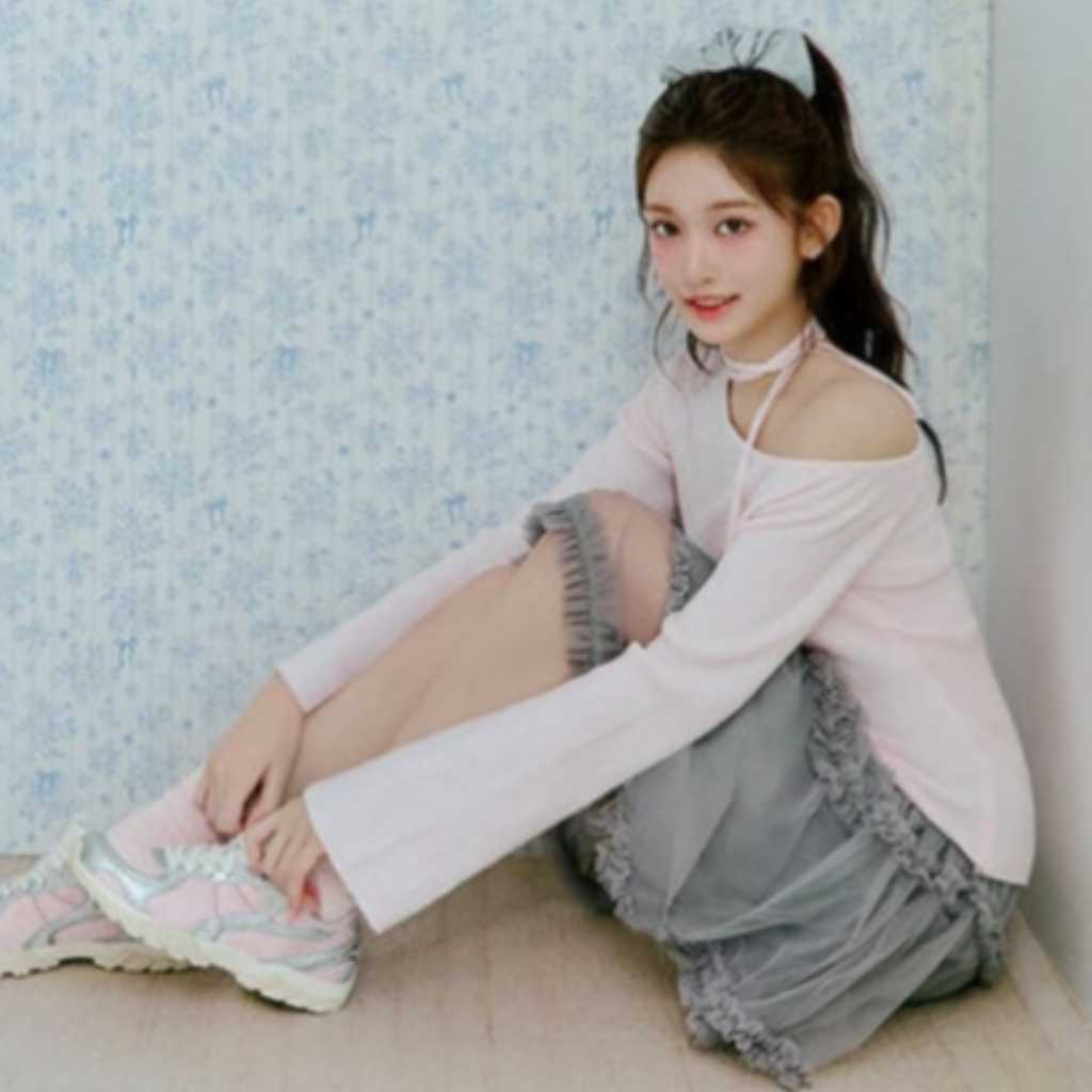 IVE イソ、春の女神に変身！グラビアで人形のようなビジュアルを披露