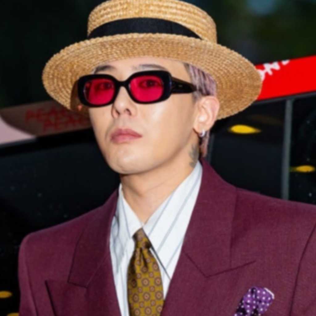 G-DRAGON、香港公演で一部ファンが違反行為…V․Iに関するボードに批判が殺到