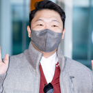 【PHOTO】PSY「第37回ゴールデンディスクアワード」のためタイへ出国…手を振って挨拶(動画あり)