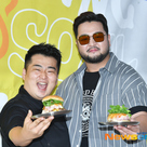 【PHOTO】god キム・テウ＆イ・ウォンイルシェフ、バーガーショップ「MELTING SOUL」オープン記念イベントに出席