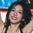 元2NE1のDARA、露出度高めな衣装で美ボディをアピール！「WATERBOMB」でのセクシーショット続々