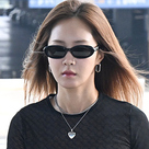 【PHOTO】少女時代 ユリ、ファンミーティングのためタイへ出国…クールなブラックファッション