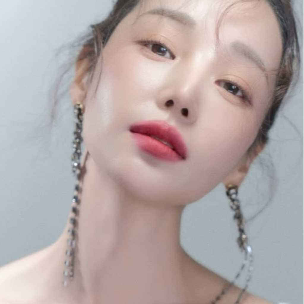 ナム・ギュリ、人形のような美貌をアピール…透き通った肌に釘付け