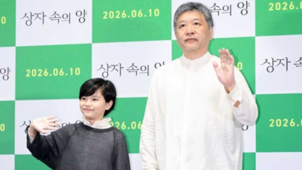 【PHOTO】是枝裕和監督＆桒木里夢が訪韓！映画「箱の中の羊」記者懇談会に出席