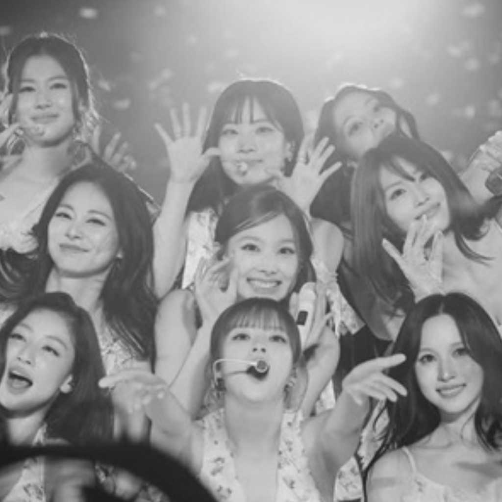 TWICE、再契約に関する報道に関心高まる中…ナヨンがツアーを終え心境告白「また会おうね」