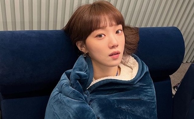 イ ソンギョン 休憩中にエネルギー充電中 新ドラマ 流れ星 撮影合間の写真を公開 Kstyle