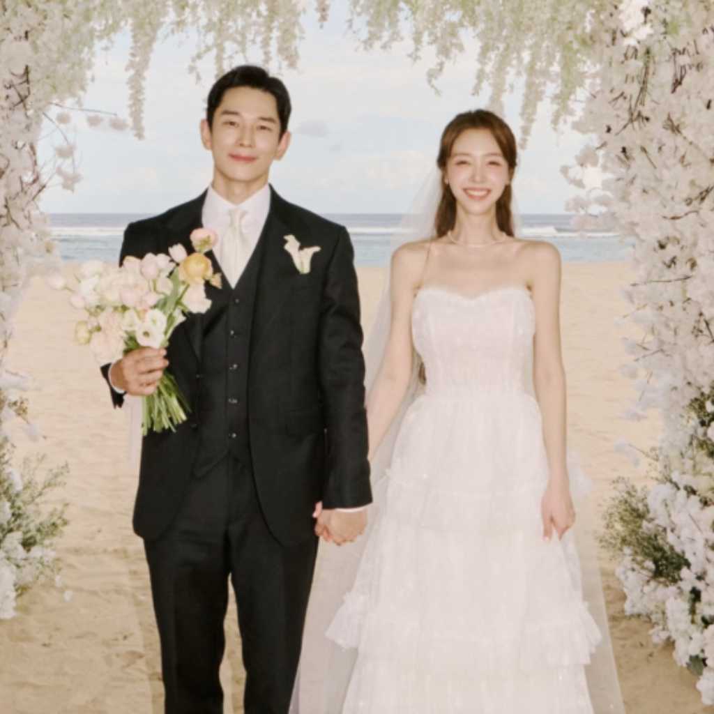 Girl's Day ミナ＆オン・ジュワン、まるでドラマのワンシーン！？幸せ溢れる結婚式の写真を公開