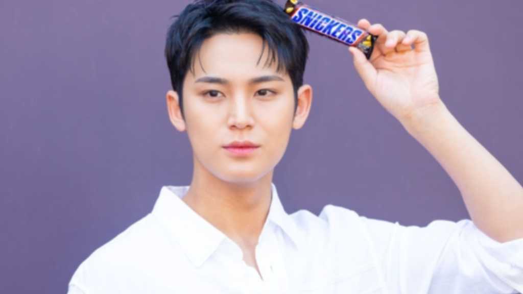 【PHOTO】SEVENTEEN ミンギュ、チョコレートバー「スニッカーズ」のイベントに出席