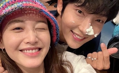 元rainbow ジェギョン イ ジュンギとの仲睦まじいツーショットを公開 和気あいあいとした雰囲気 Kstyle