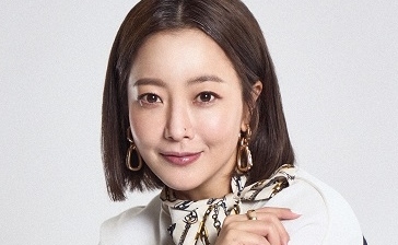 人気急上昇中！「再婚ゲーム」キム・ヒソン“SNSのフォロワーが毎日1万人増加…アラブ首長国連邦からもプレゼントが届いた”