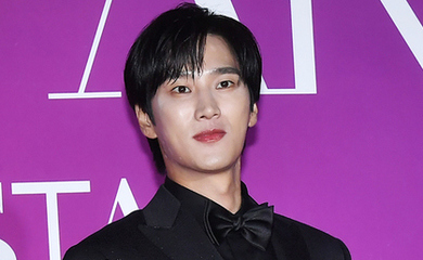 【PHOTO】アン・ボヒョン「2022 APAN STAR AWARDS」レッドカーペットに登場