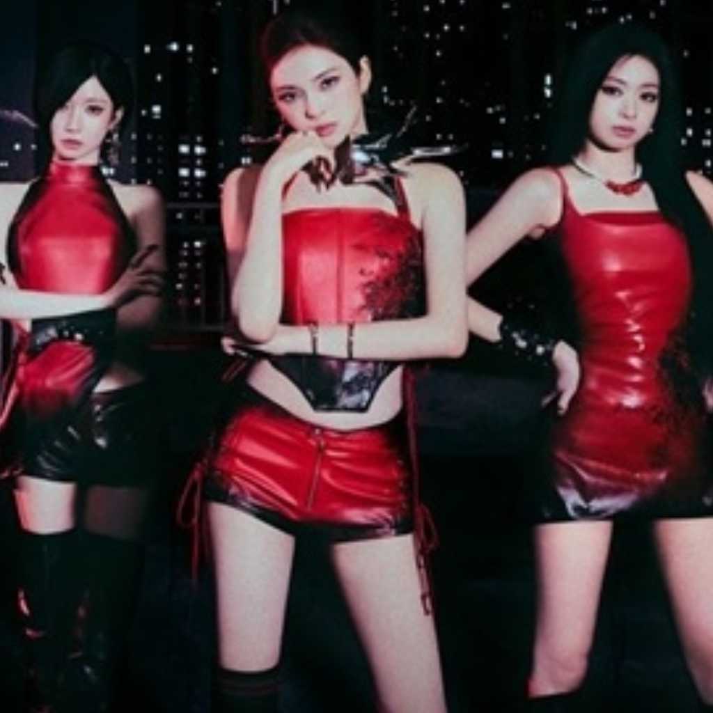 BABYMONSTER、収録曲「MOON」MV公開を控え…新たなポスター解禁