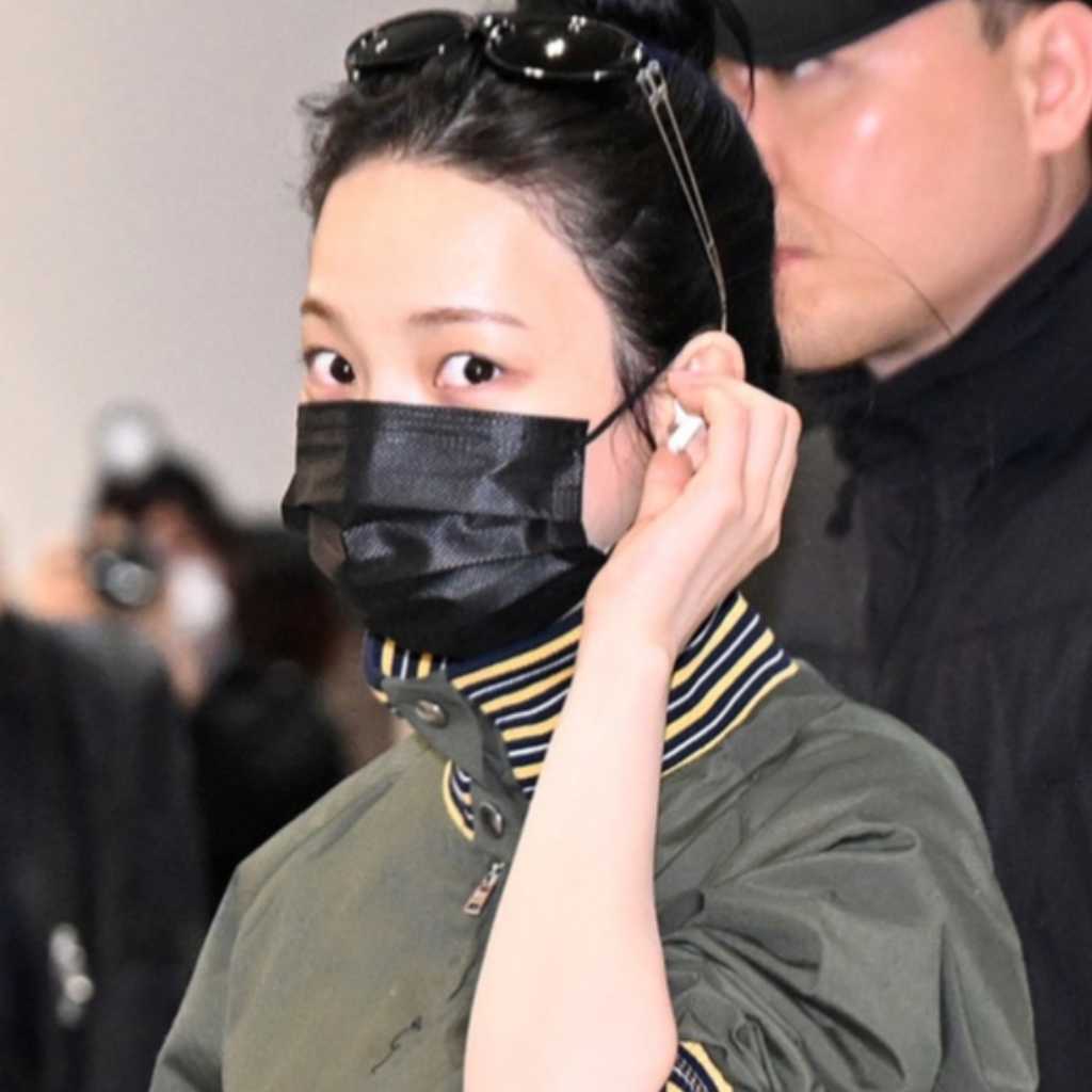 【PHOTO】aespaのKARINA、海外スケジュールを終えて韓国に到着(動画あり)