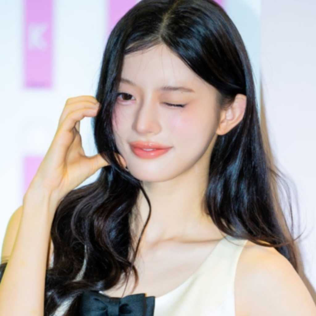 【PHOTO】ILLIT ミンジュ、ヘアケアブランド「ケラスターゼ」のイベントに出席