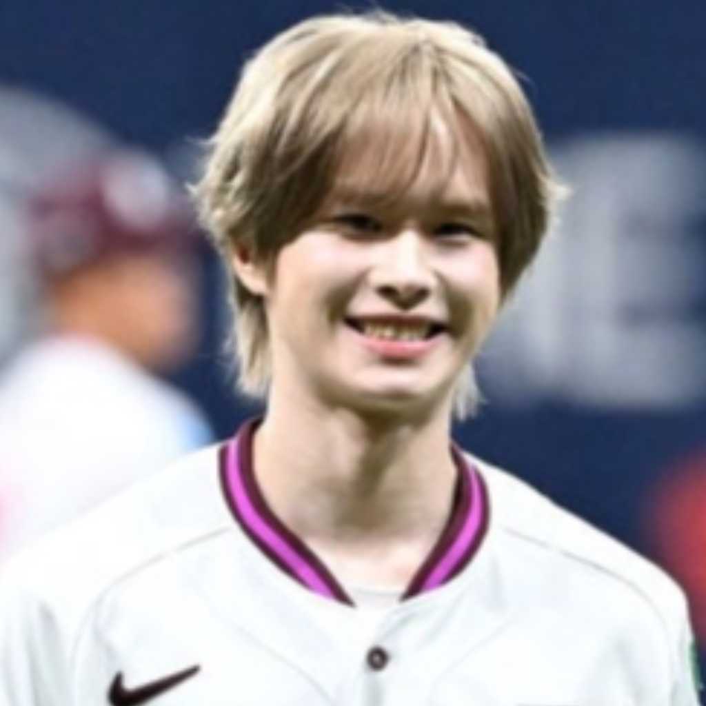 【PHOTO】TWS ギョンミン、始球式に登場…パワフルな投球フォーム