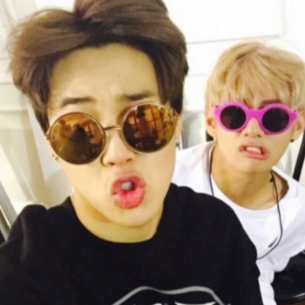 BTS ジミン、30歳の誕生日にお祝い殺到！Vは日本語でも…過去写真を大放出