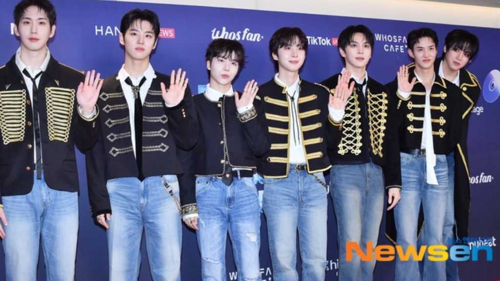 【PHOTO】PENTAGON「Hanteo Music Awards 2025」レッドカーペットに登場