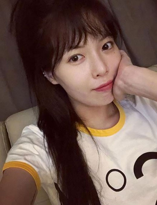 キム ヒョナ すっぴん 赤ちゃんのような童顔美貌 セルフショットを公開 Kstyle
