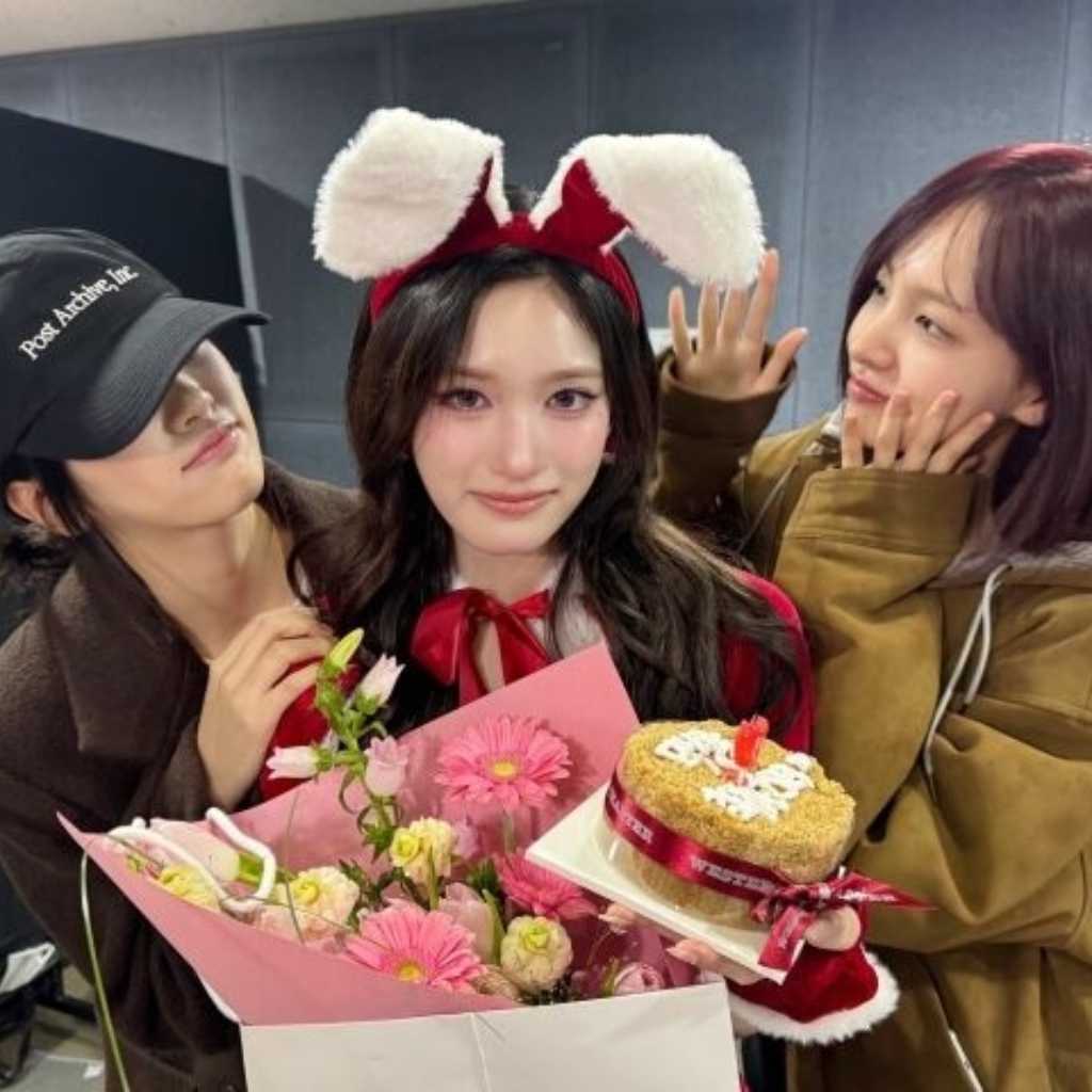 IVE イソ「人気歌謡」MC卒業を迎えて心境明らかに…メンバーとの記念ショットも