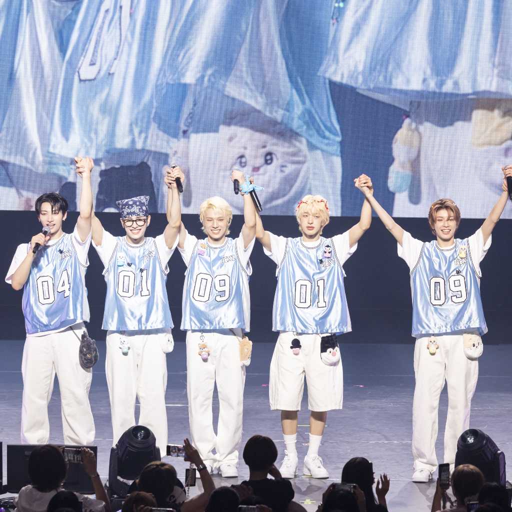 【REPORT】NEXZ、初の全国ツアーが閉幕！最終公演でメンバーら涙…ファンに感謝のメッセージも