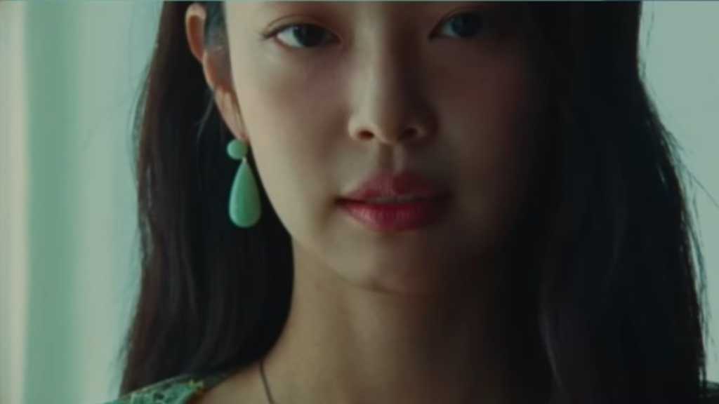 BLACKPINK ジェニー、新曲「Less than a Lover」MV公開…台湾のイケメンモデルと恋人役で共演