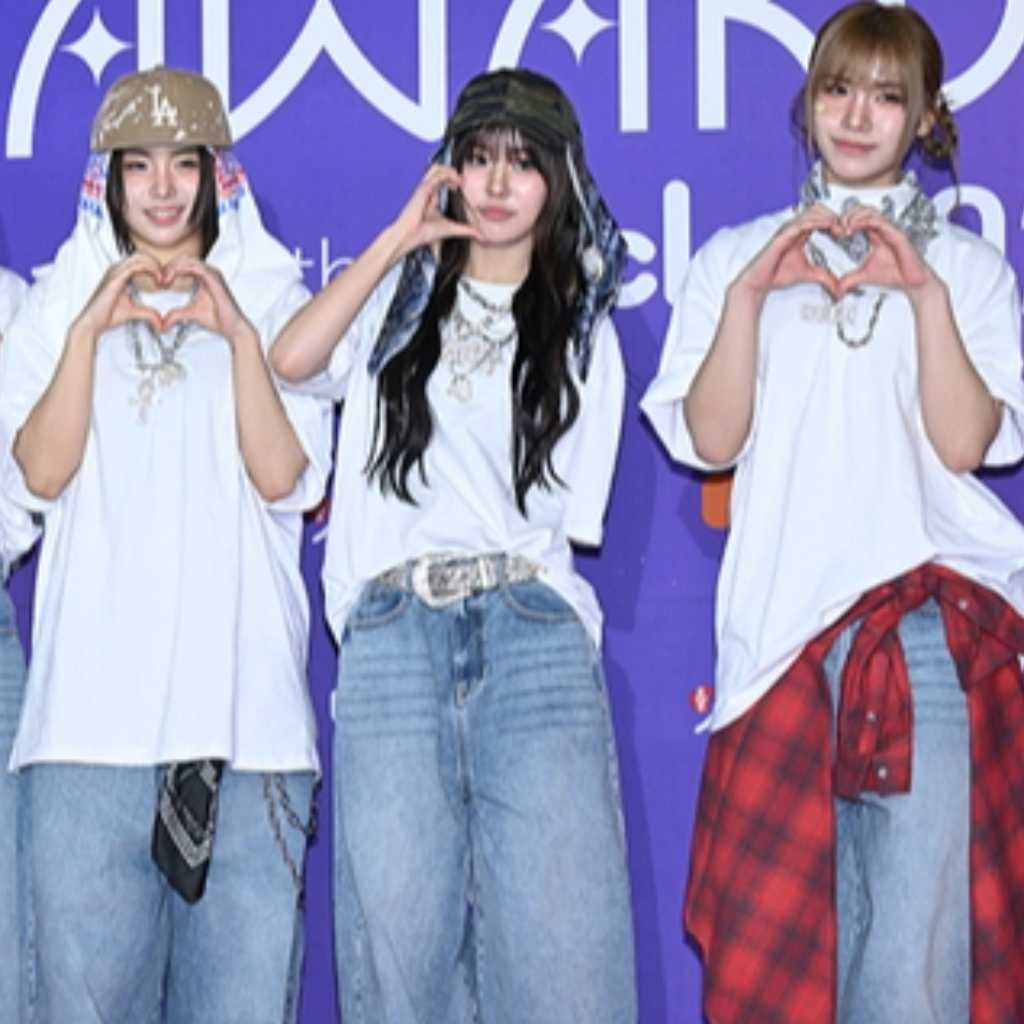 【PHOTO】YOUNG POSSE「第1回D Awards」レッドカーペットに登場