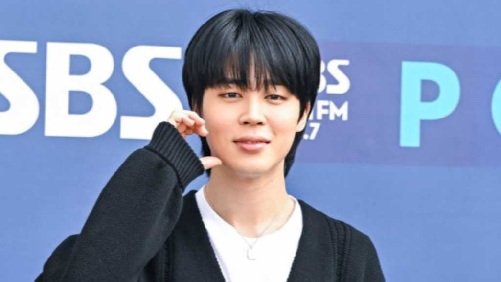 BTS ジミン、興奮のあまり上裸に！？J-HOPEの「ロラパルーザ」パフォーマンスに熱狂