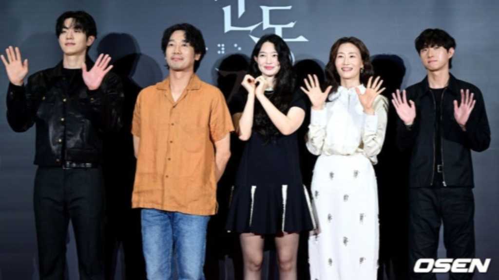 【PHOTO】シン・ミナ&キム・ナムヒら、映画「瞳」VIP試写会に出席