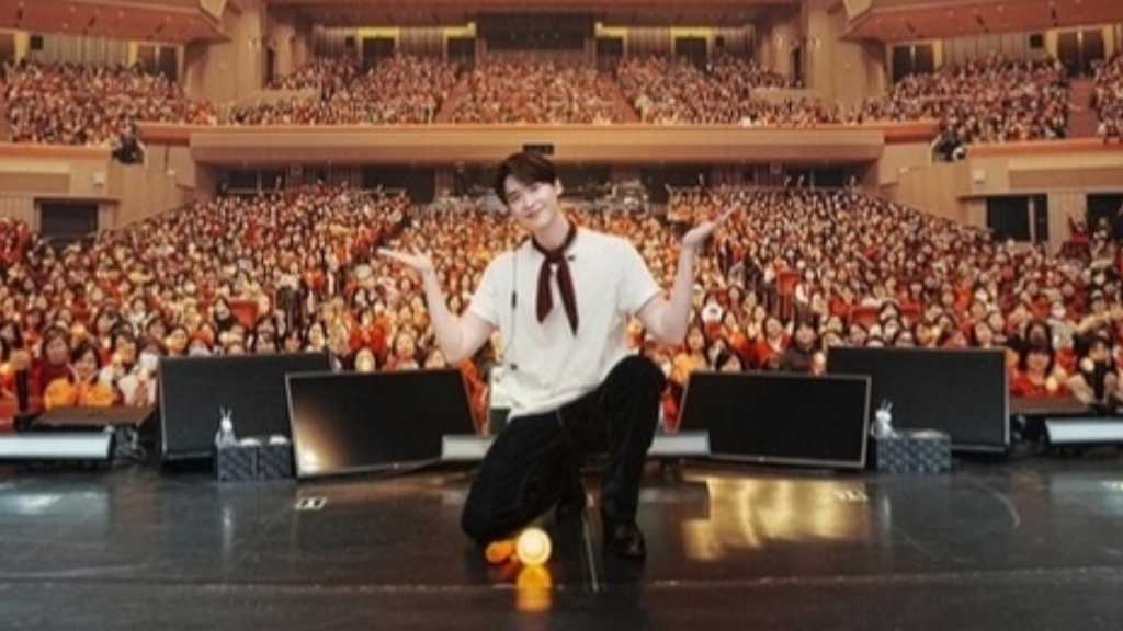 イ・ジョンソク、日本ファンと至近距離で交流!アジアツアーが東京公演で終了「僕を選んでくれてありがとう」